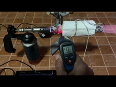 Prueba de la manta de aislamiento del aerogel en de alta temperatura.